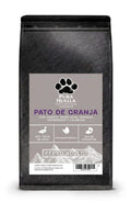 PATO DE GRANJA CON CHIRIVIA, REMOLACHA, NARANJA, ESPARRAGOS Y CALABAZA.